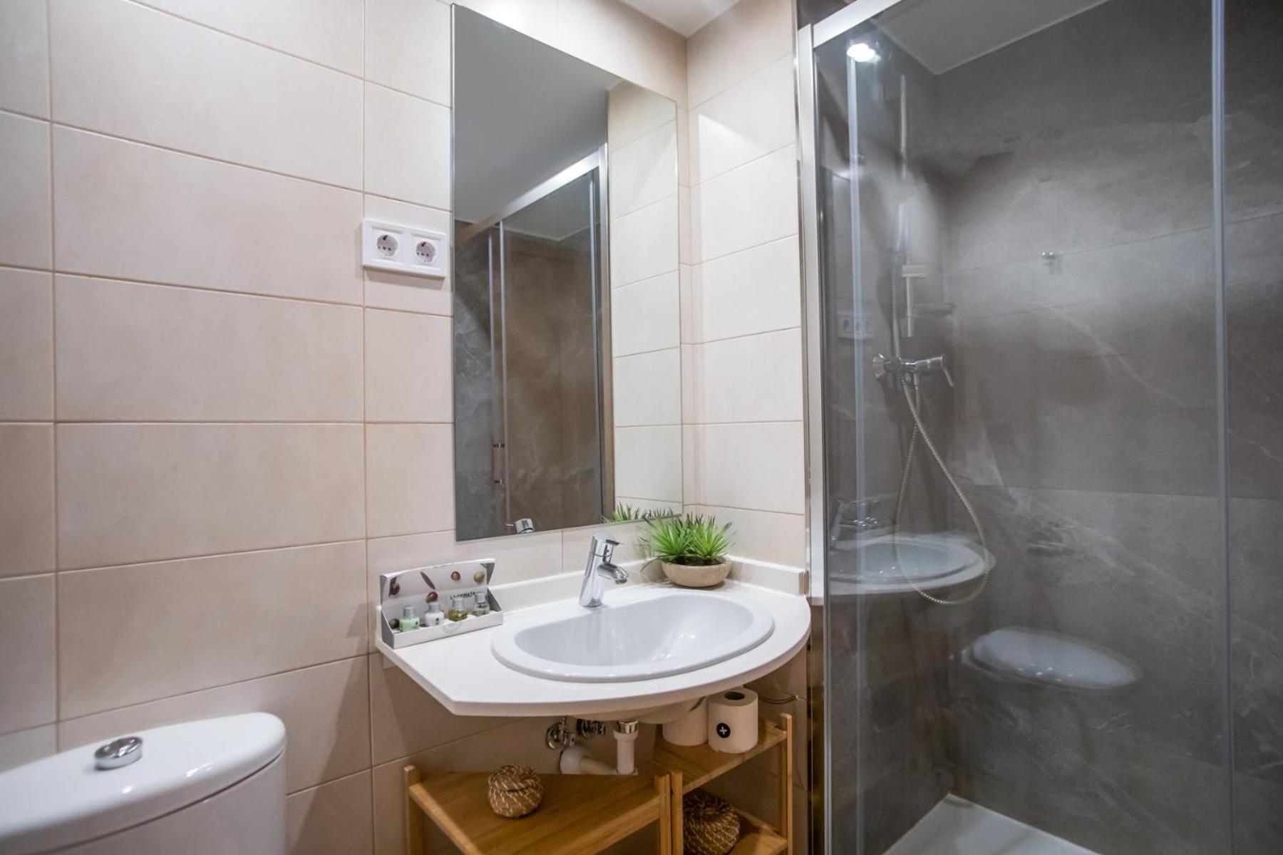 P1mal1091- Fantastic 3bed Steps Away From Sagrada